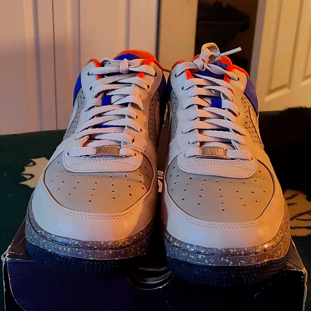 Men Nike Air Force 1 Mowad  size 11M